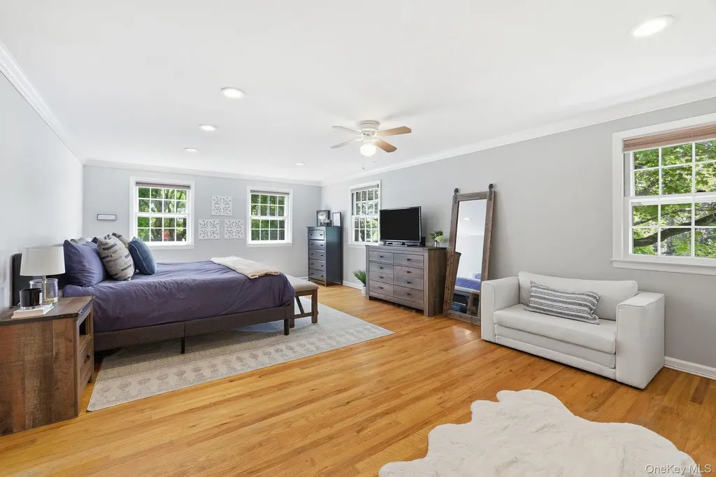 16 Old Farm Lane Hartsdale NY 10530
