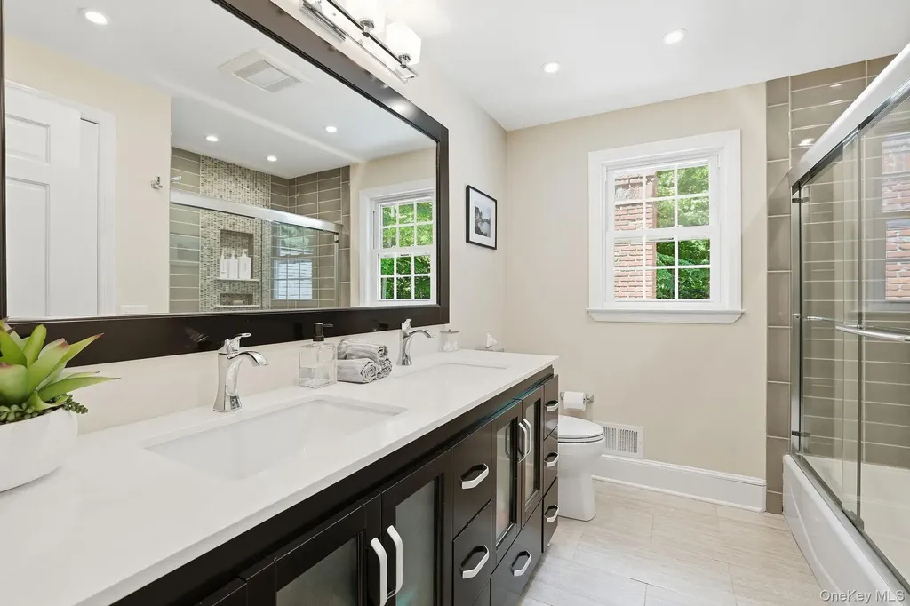 16 Old Farm Lane Hartsdale NY 10530