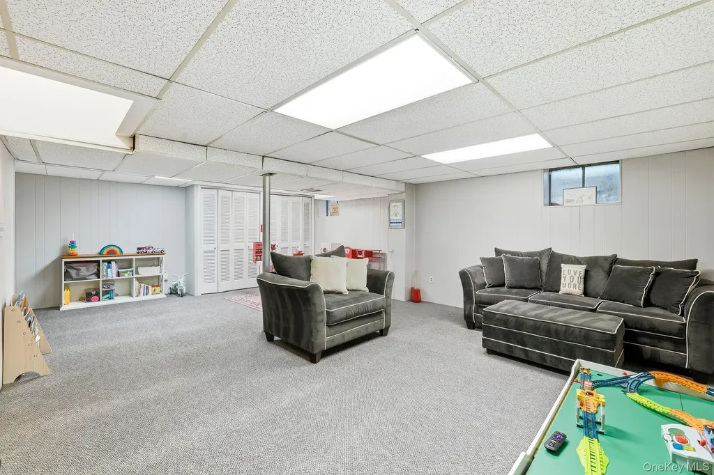 16 Old Farm Lane Hartsdale NY 10530