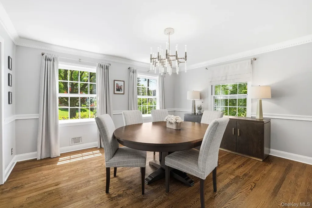 16 Old Farm Lane Hartsdale NY 10530