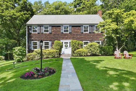16 Old Farm Lane Hartsdale NY 10530