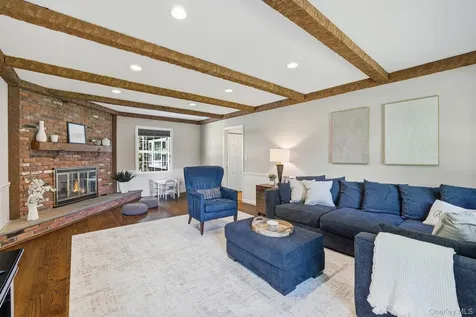 16 Old Farm Lane Hartsdale NY 10530