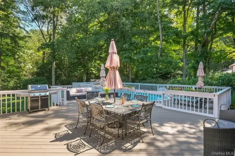 16 Old Farm Lane Hartsdale NY 10530
