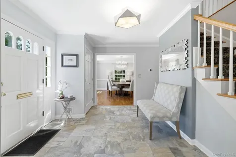 16 Old Farm Lane Hartsdale NY 10530