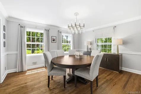 16 Old Farm Lane Hartsdale NY 10530
