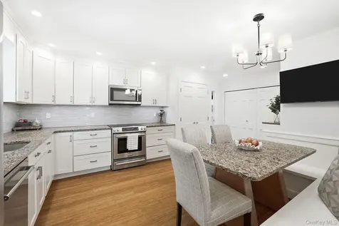 16 Old Farm Lane Hartsdale NY 10530