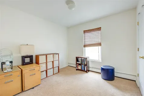 913 Arctic Street Lindenhurst NY 11757