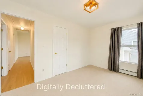913 Arctic Street Lindenhurst NY 11757