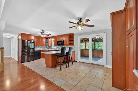 142 Hawleys Corners Road Highland NY 12528