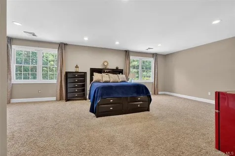 142 Hawleys Corners Road Highland NY 12528