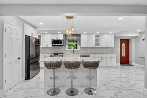 142 Hawleys Corners Road Highland NY 12528