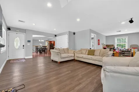 142 Hawleys Corners Road Highland NY 12528