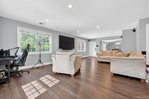 142 Hawleys Corners Road Highland NY 12528