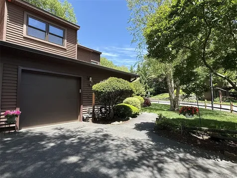 86 Woods Brooke Terrace Ossining NY 10562