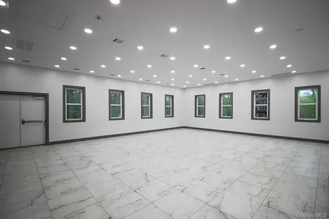 7 Wilshire Drive Call Listing Agent NY 10977
