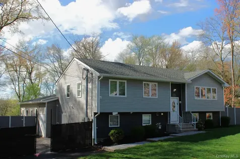 7 Wilshire Drive Call Listing Agent NY 10977