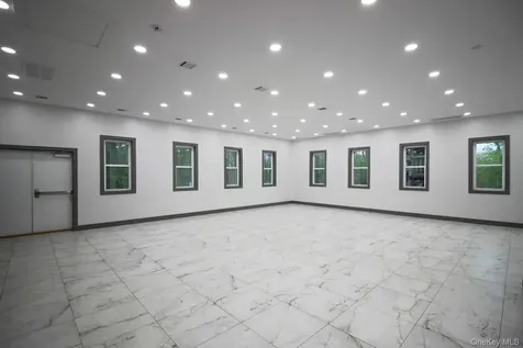 7 Wilshire Drive Call Listing Agent NY 10977