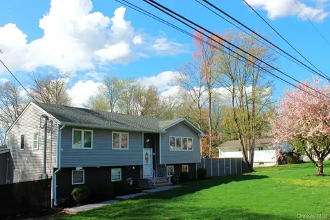 7 Wilshire Drive Call Listing Agent NY 10977