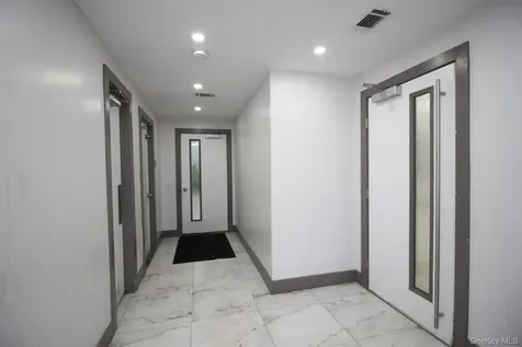7 Wilshire Drive Call Listing Agent NY 10977