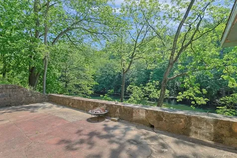 120 Spring Valley Road Ossining NY 10562