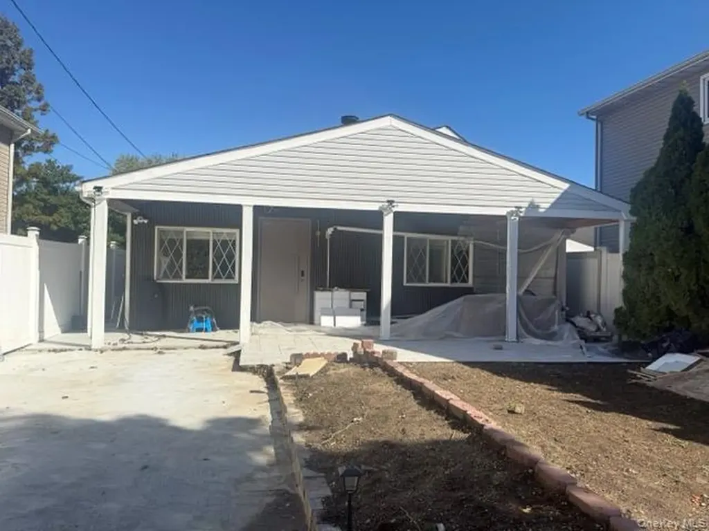 28 Floral Avenue Bethpage NY 11714