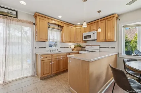104 Franklin Place Massapequa NY 11758