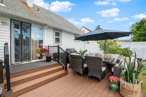 104 Franklin Place Massapequa NY 11758