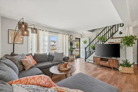 104 Franklin Place Massapequa NY 11758