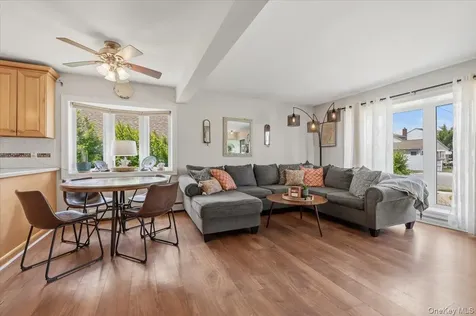104 Franklin Place Massapequa NY 11758
