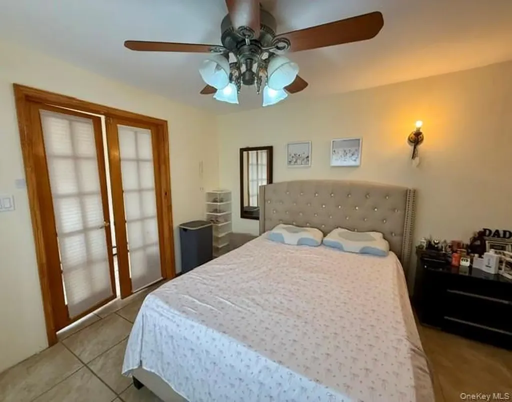 106 E 7th Road Broad Channel NY 11693