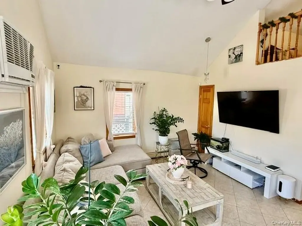 106 E 7th Road Broad Channel NY 11693