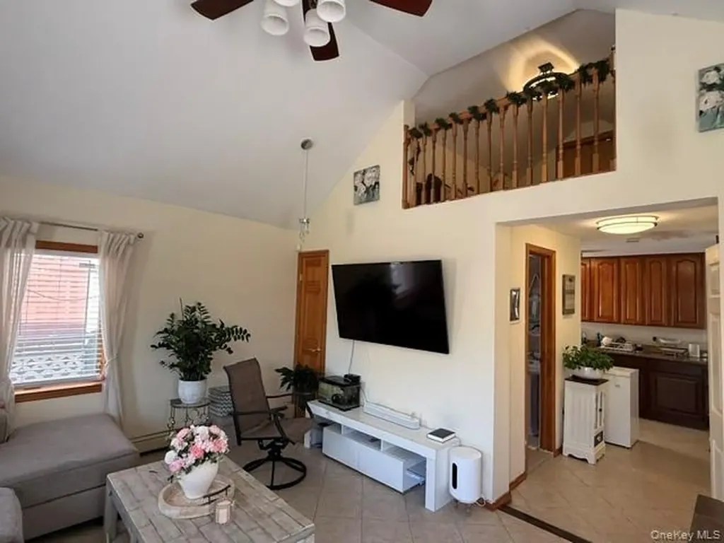 106 E 7th Road Broad Channel NY 11693