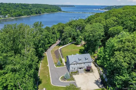 261 Harbor Road Cold Spring Harbor NY 11724