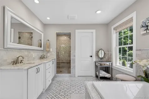 261 Harbor Road Cold Spring Harbor NY 11724