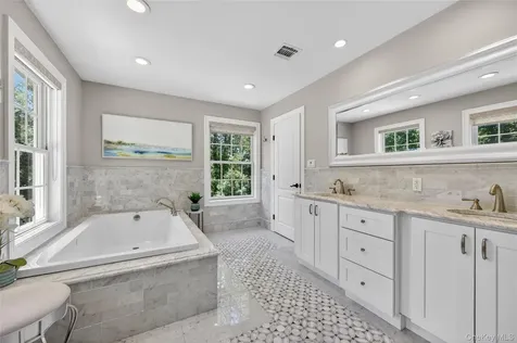 261 Harbor Road Cold Spring Harbor NY 11724