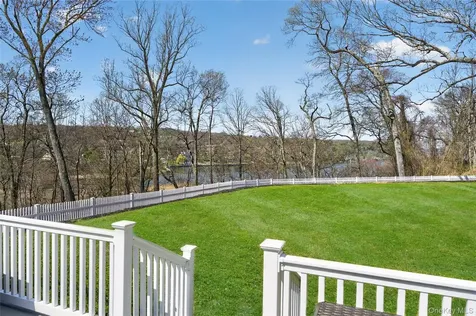 261 Harbor Road Cold Spring Harbor NY 11724