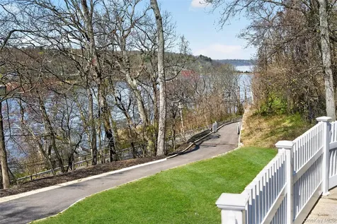 261 Harbor Road Cold Spring Harbor NY 11724