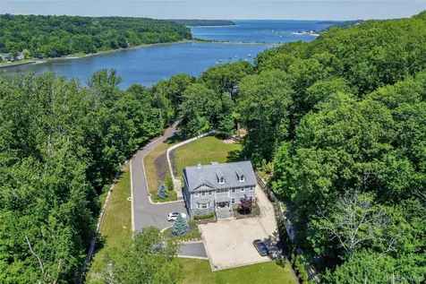 261 Harbor Road Cold Spring Harbor NY 11724