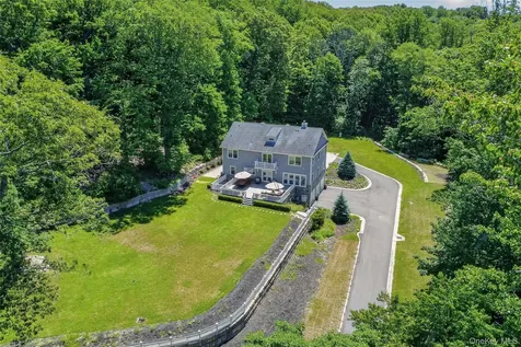 261 Harbor Road Cold Spring Harbor NY 11724