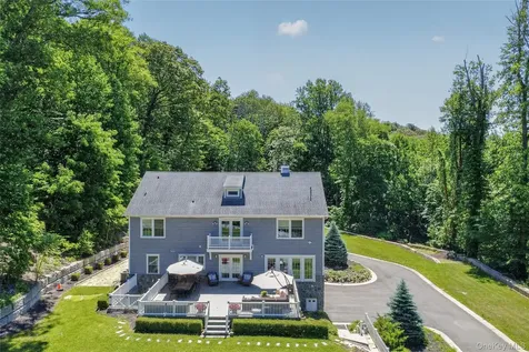 261 Harbor Road Cold Spring Harbor NY 11724