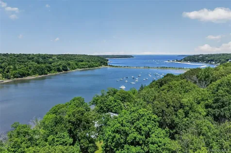 261 Harbor Road Cold Spring Harbor NY 11724
