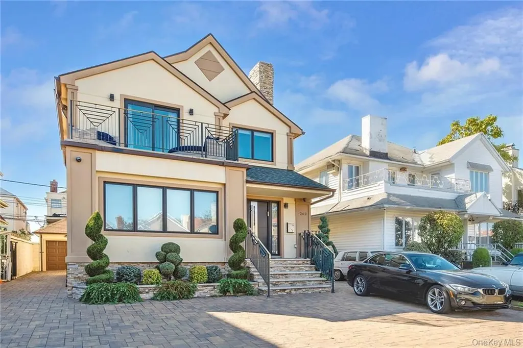 262 W End Avenue Brooklyn NY 11235