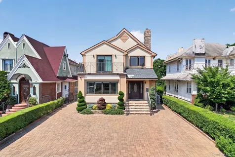 262 W End Avenue Brooklyn NY 11235