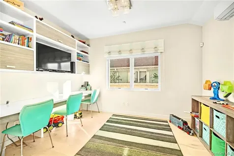 262 W End Avenue Brooklyn NY 11235