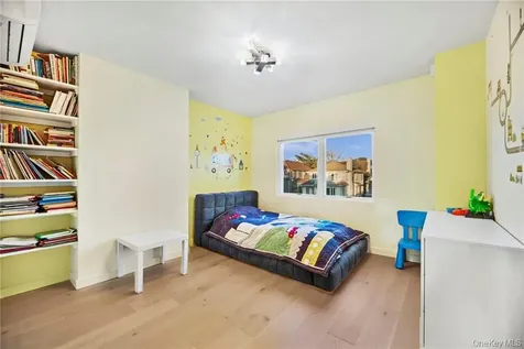 262 W End Avenue Brooklyn NY 11235
