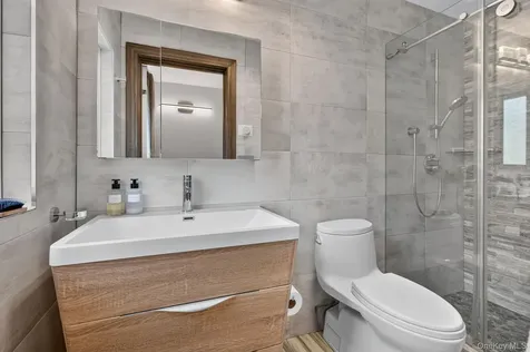 262 W End Avenue Brooklyn NY 11235