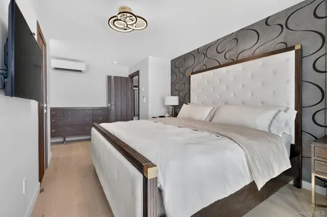 262 W End Avenue Brooklyn NY 11235