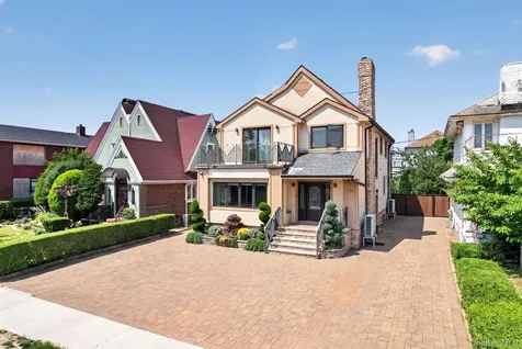 262 W End Avenue Brooklyn NY 11235