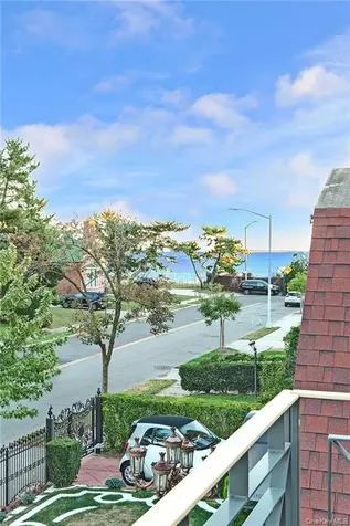 262 W End Avenue Brooklyn NY 11235