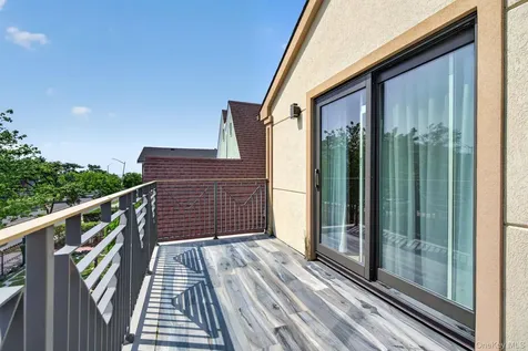 262 W End Avenue Brooklyn NY 11235
